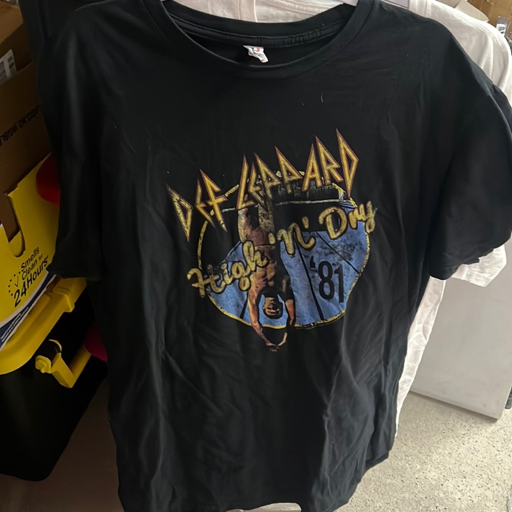 Def leopard shirt